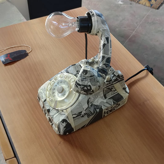 Lampada telefono diabolik