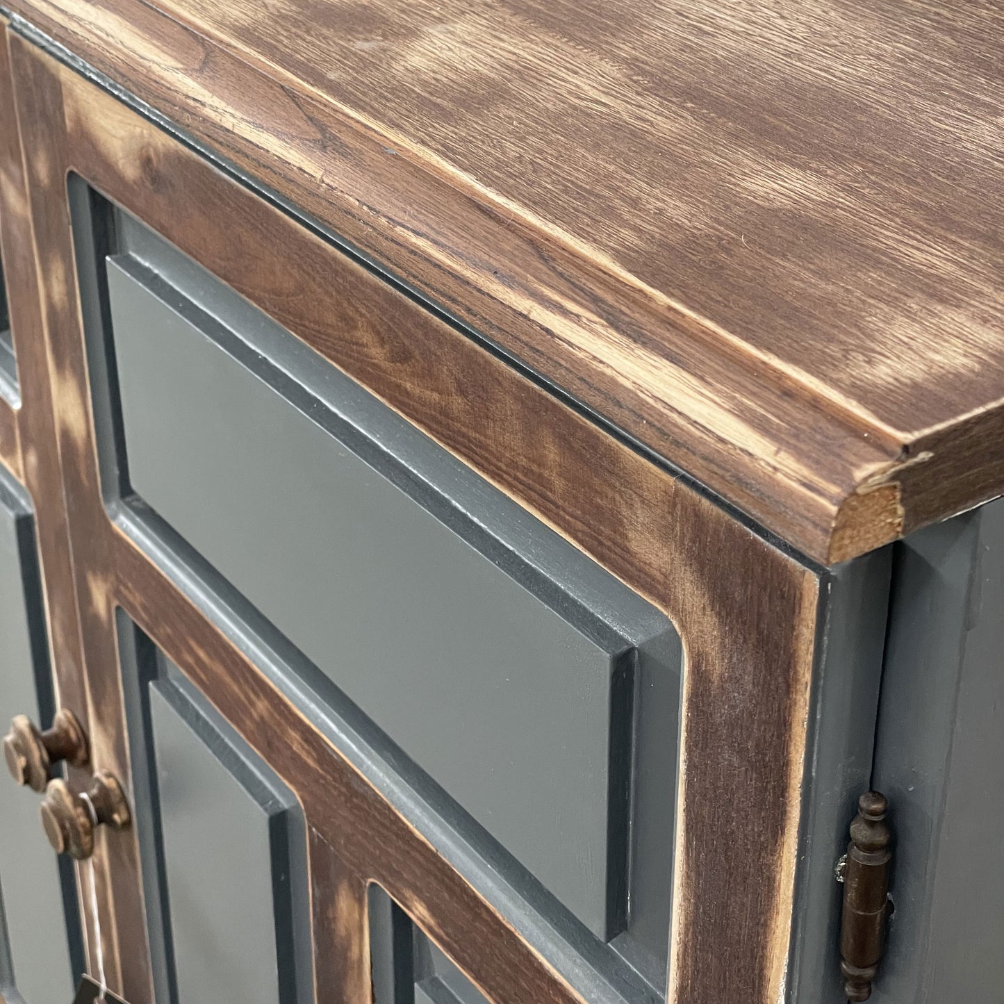 Credenza in stile industrial