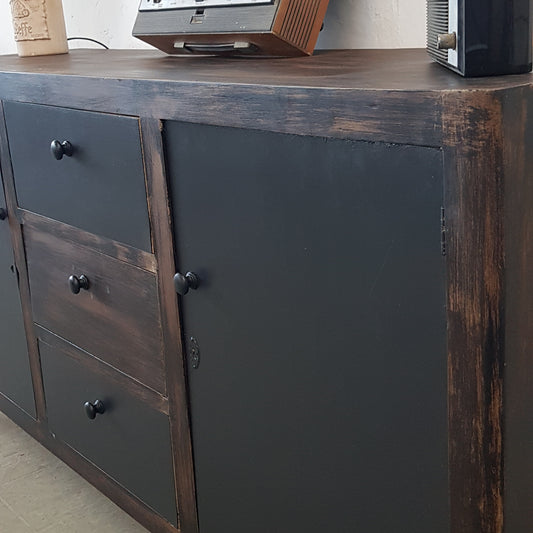 Credenza stile industrial